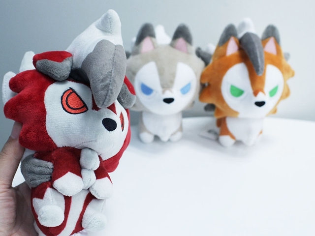 Surprise! Shiny Mimikyu And Dusk Form Lycanroc Plush Are Now Out