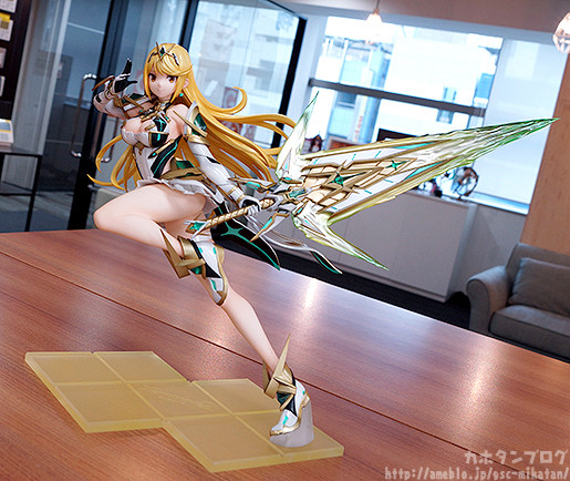 mythra xenoblade 2 figure