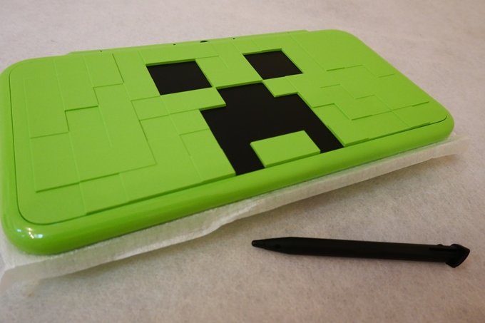 First Photos And Unboxing Of Minecraft New 2DS LL Creeper Edition