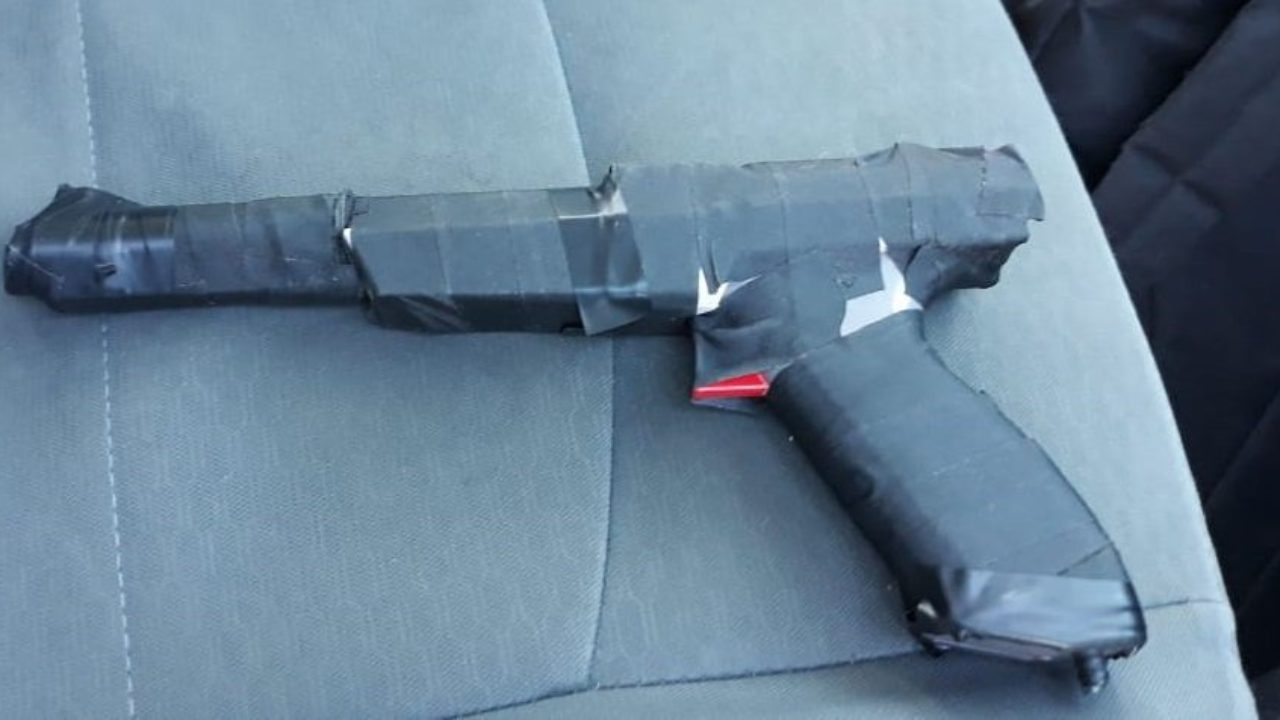 Man Uses NES Zapper Covered With Tape To Rob Bank In Mexico – NintendoSoup