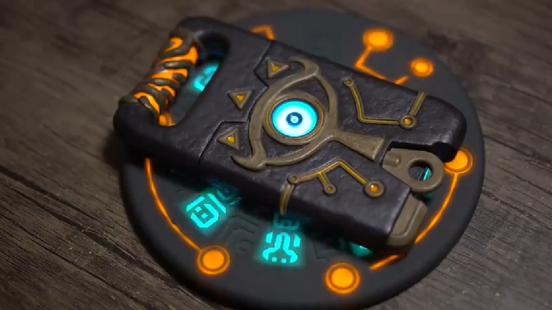 This Zelda Sheikah Slate Pedestal Wireless Charger Is Now Available At  Amazon Japan – NintendoSoup