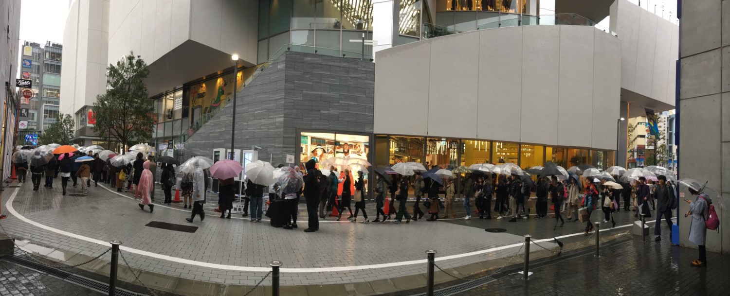 Long Lines Of People Wait To Enter Nintendo Tokyo On Opening Day