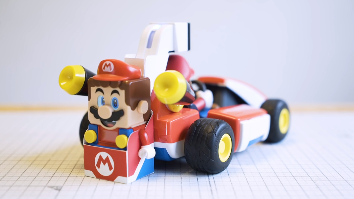 Someone Combined Mario Kart Live With Lego Mario And It's Pretty Great