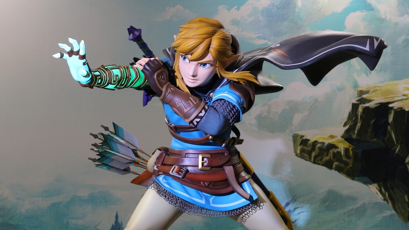 Lifesize Link Statue For The Legend Of Zelda: Tears Of The Kingdom ...
